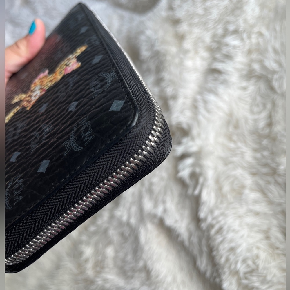 MCM Zip-around Long Wallet Leather Black - Picture 9 of 16
